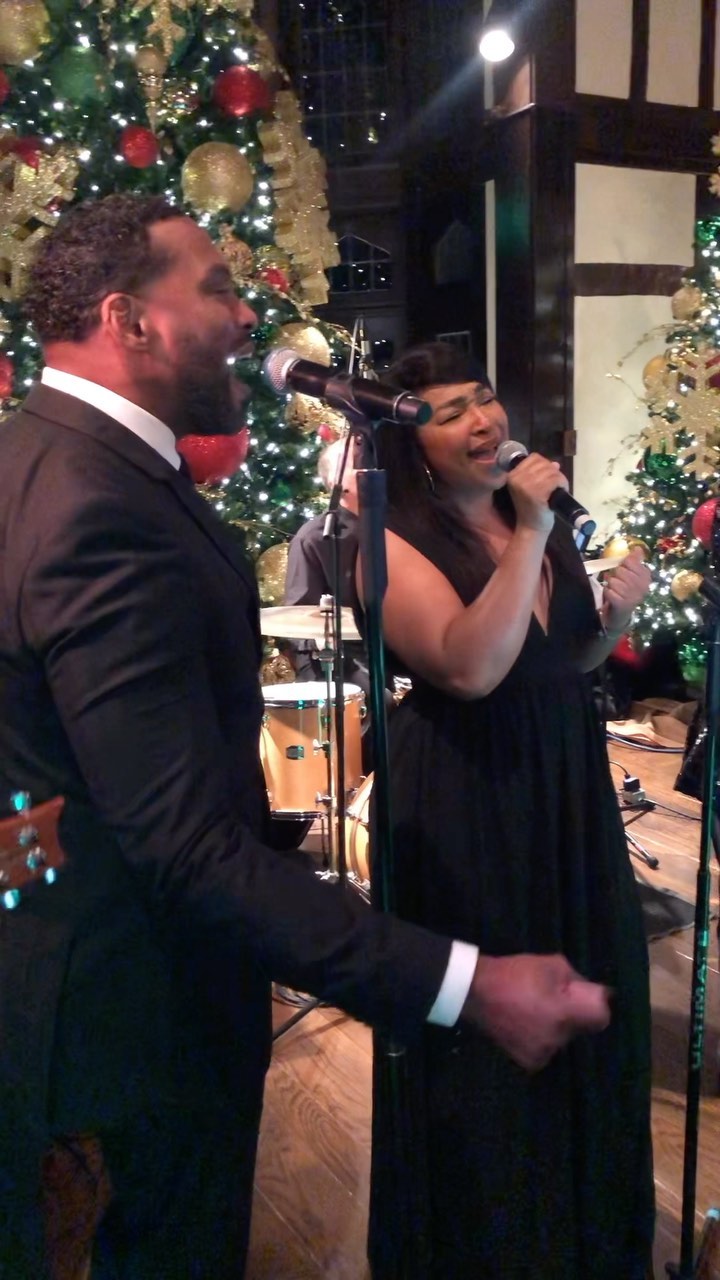 Sing it with Jae: All I Want For Christmas is YOU 🥰 From Mary & Brian’s spectacular holiday party ️
.
.
.
alliwantforchristmasisyou chicagoeventband christmasmusic holidaymusic chicagoband chicagolivemusic chicagoliveband chrissarlasorchestra talentedvocalists talentedvocalist holidayparty anniversaryparty chicagospecialevent glenviewclub alliwantforchristmas christmassong christmassongs christmas chicagoweddingband christmassongcover christmasmusictime