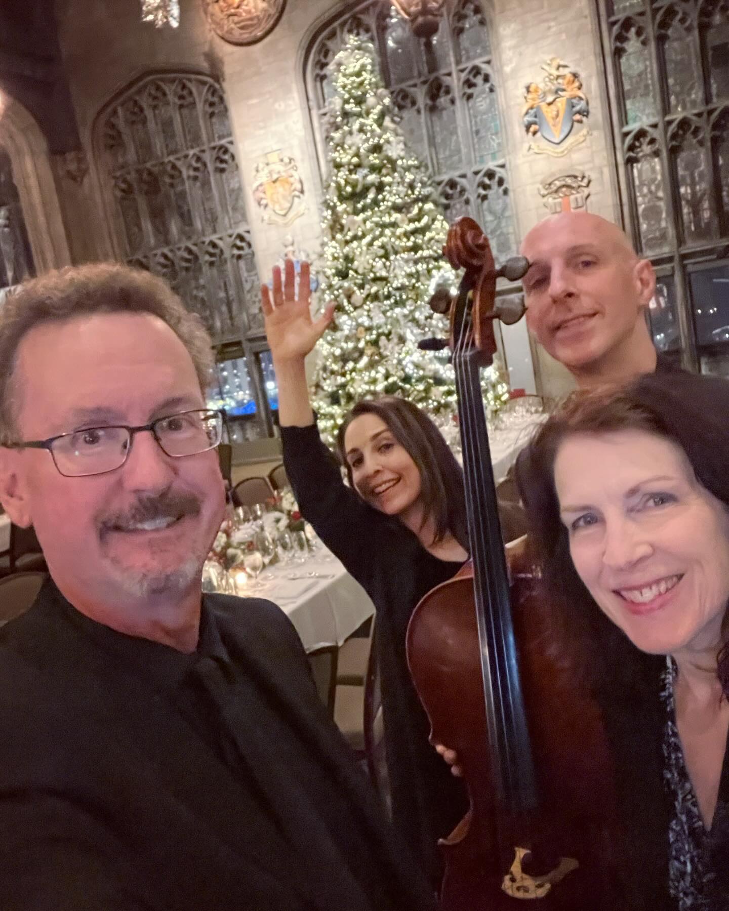 Hi!!! From short to tall, wishing you all a glorious holiday season 🥰
.
.
.
popstringquartet popstrings chicagostringquartet chicagopopstrings chicagopopstringquartet rockstringquartet chicagorockstringquartet holidaystringquartet chicagoholidaystringquartet artistrings artistringschicago popstringcovers stringquartet corporateentertainment chicagocorporateentertainment universityclubchicago universityclubofchicago universityclub chicagolivemusic chicagomusic chicagoentertainment holidayseason christmastime