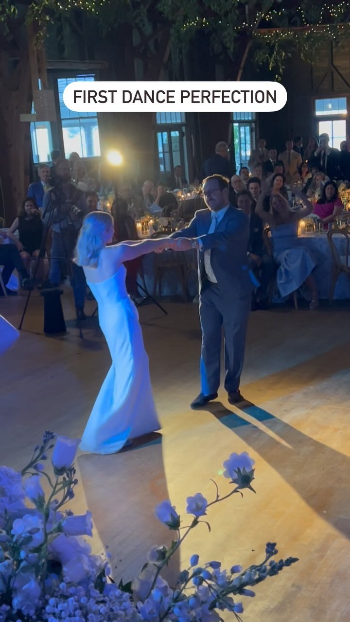 Amanda & Brent kicking off their reception in the Harbor Point Association Casino with Taylor singing this beautiful first dance ️ Lots to share from this epic party in northern Michigan 🥳
.
.
.
michiganwedding northernmichiganwedding harborspringswedding harborsprings harborspringsmichigan michiganweddingband chicagoweddingband michiganweddingentertainment michiganentertainment harborpointmichigan harborpointmichiganwedding carolsarlasorchestra chicagoentertainment weddingreception michiganweddingreception destinationwedding firstdance bridaldance firstdanceashusbandandwife firstdancesong firstdancegoals