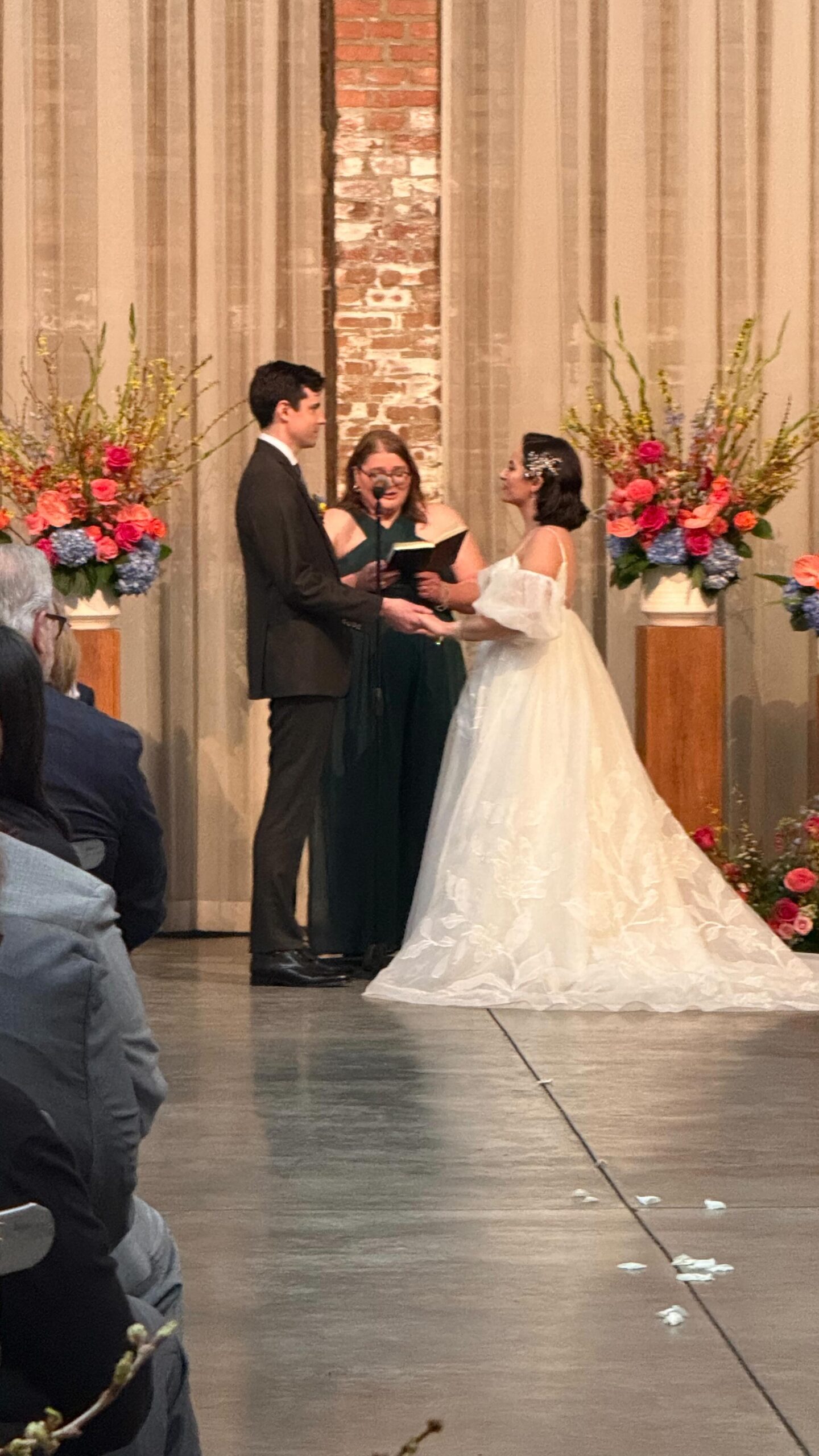 One week down, with a lifetime of joy ahead. An honor to celebrate Nina & Lucas last week with this stellar team ️
Venue: @fairliechicago
Planning: @sustainablesoirees
Floral: @anemonechicago
Rentals: @boweryandbash
Hair: @salonbuzzchi
Makeup: @rarebirdbeauties
Music: @modernlovedjs , @sarlasmusic
Invites: @papiergirl
On Nina: @jennyyoonyc
On Lucas: @indochino
.
.
.
fairliewedding fairlieweddings chicagostringquartet chicagopopstrings artistrings artistringschicago weddingceremonymusic stringquartet popstringquartet chicagowedding chicagoweddingceremony chicagostrings fairliechicago fairliechicagowedding chicagoweddingplanner chicagoweddingplanners