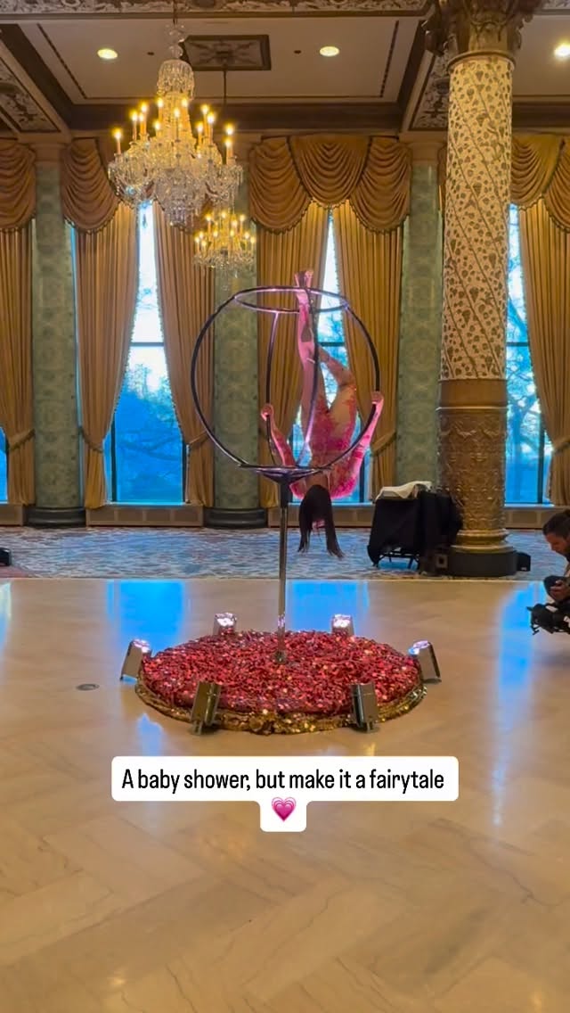 A celebration as beautiful as the little girl on the way 

Venue: @thedrakechicago 
Planning: @byvinievents 
Floral: @northerngreenhouses 
.
.
.
babyshower luxuryevents chicagoluxuryevents babyshowerinspo luxurybabyshower