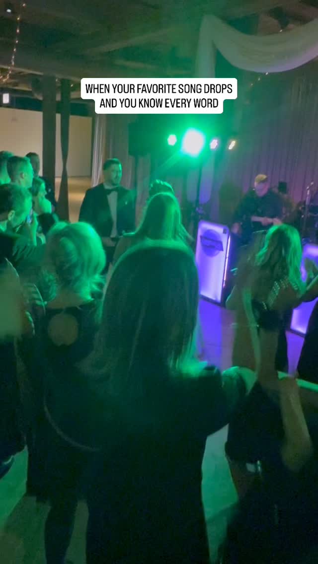 Main character energy — and we loved every second 🥰

Venue: @bridgeportartcenter 
Planning: @hannafftevents 
Catering: @fftchicago 
Decor: @art_imagination 
Floral: @stevesflowermarket 
.
.
.
chicagowedding chicagoweddingband weddinginspo bridemoment maincharacterenergy