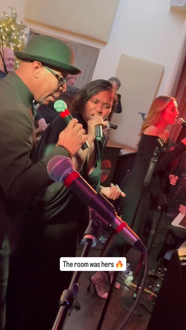 A true powerhouse — felt in every corner of the room 

Venue: @michiganshoresclub
Band: @sarlasmusic Carol Sarlas Orchestra
Planning: @bridget_mary_weddings

chicagoweddingband chicagoentertainment chicagowedding weddingreception weddinginspiration