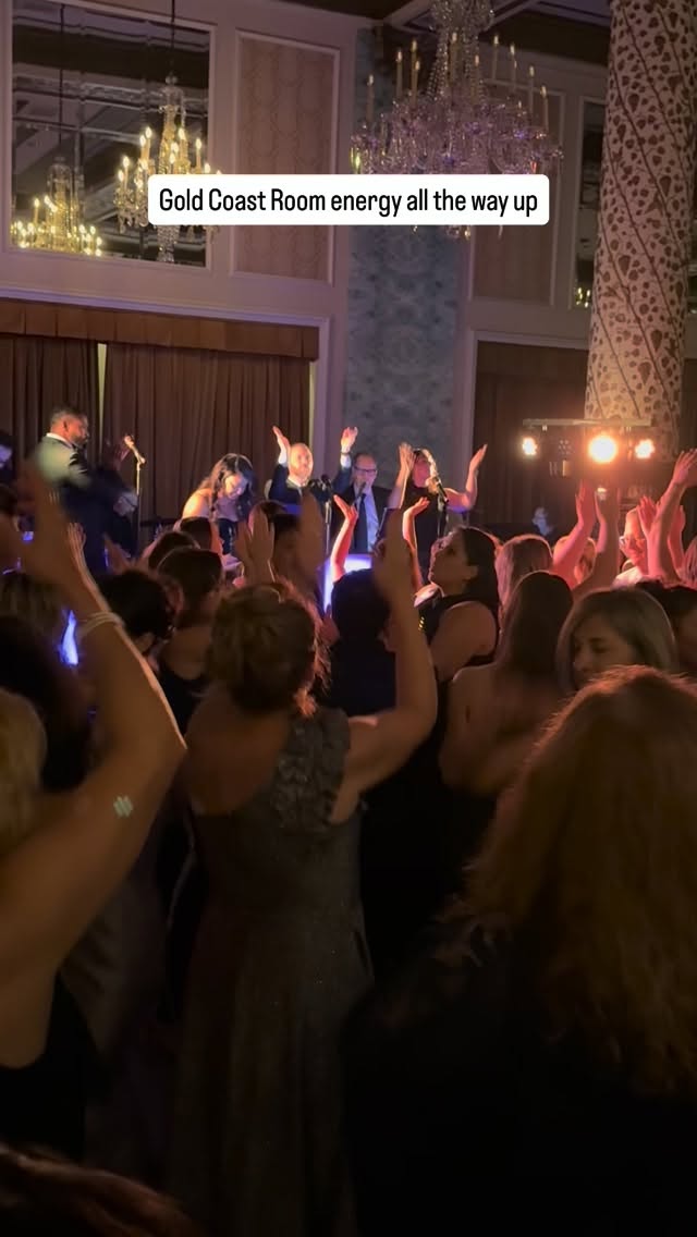 One of the most iconic rooms in Chicago — and a dance floor that never let up. Izi & Tommy! ️
Venue @thedrakechicago
Planning @weddingdaychicago
chicagoweddingband chicagoentertainment chicagowedding chicagoweddingplanner weddingreception