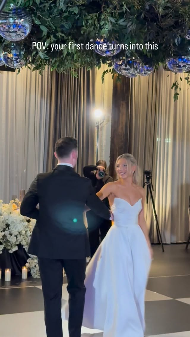 The goal isn’t just a beautiful moment — it’s a room that comes alive with you.

Venue @thedalcy
Planning @olivefineweddings Kirsten
Floral @bou_k_designco
Band @sarlasmusic Chris Sarlas Orchestra

chicagoweddingband firstdance chicagowedding luxurywedding chicagoweddingplanner
